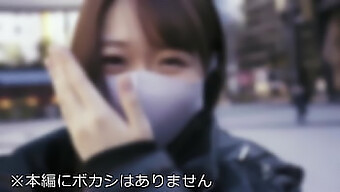 20歳の素人女子大生・えまちゃんが、アイドル級の殿堂で可愛いssrビジュアルを持つ珍しいjdちゃんを貰う。