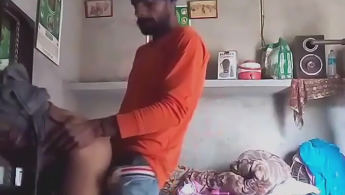 Desi Bhabhi Chupa Y Folla En Una Escena Anal De Adolescente Del Pueblo