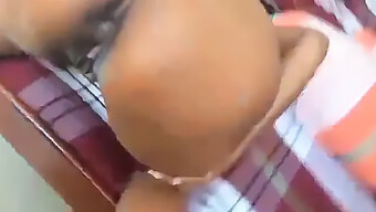 Sri Lankan Amateur Girl Gives A Blowjob And Takes It Hard In Student Dorm