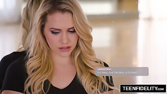 Mia Malkova Nagy Seggű Csaj Bosszút Áll A Bankárral