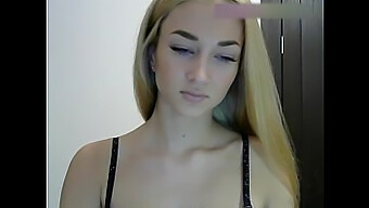 Teenager (18+) -Modelle In Einer Sex-Webcam-Show