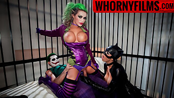 Oglejte Si Jokerja In Cat Woman V Tem Porno Videu!