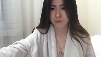 Dirty Girl From Korea Squirts On Camera