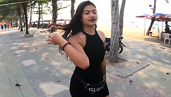 Vidéo Maison D'Une Adolescente Thaïlandaise Avec Un Gros Cul Et Une Grosse Bite