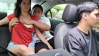 Latina De Grandes Tetas Hace Una Paja Y Folla En El Coche