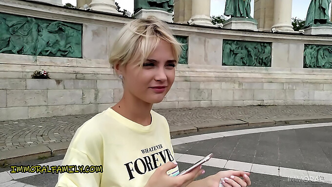 Una Teen Sfrontata Desidera Più Di Un Gelato In Un Video Amatoriale