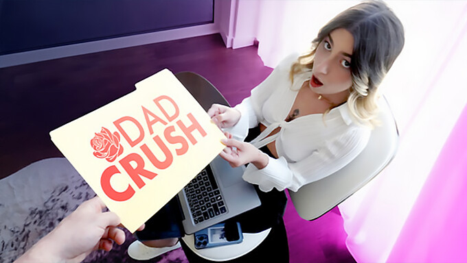 继女享受与她年长继父的亲密时刻 - Dadcrush预告片