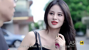 Một Cô Gái Á Đông (Đài Loan) Thổi Kèn Và 69 Hành Động Trong Một Video Tự Làm