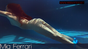 วัยรุ่นรัสเซีย Mia Ferrari เปลือยกายในที่สาธารณะและเพศ 18+