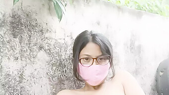 Gadis Asia Masturbasi Hingga Orgasme Dalam Video Solo